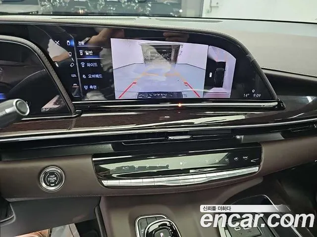 Cadillac Escalade 5th Gen — Фото автомобиля 10