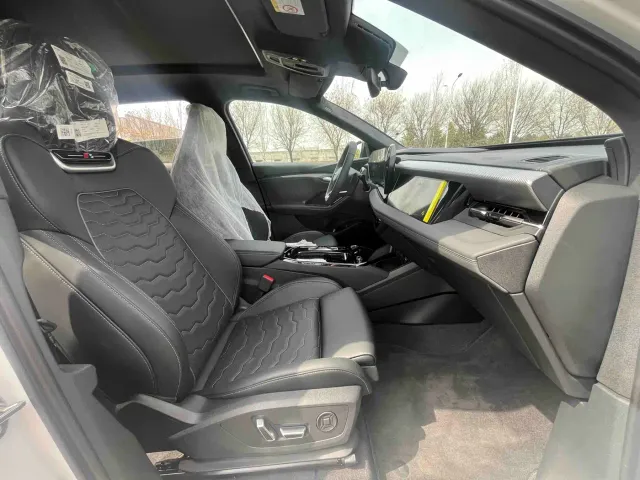 Audi Q6L e-tron — Фото автомобиля 14