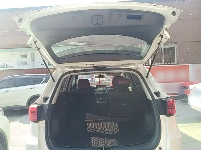 Changan CS75 — Фото автомобиля 18