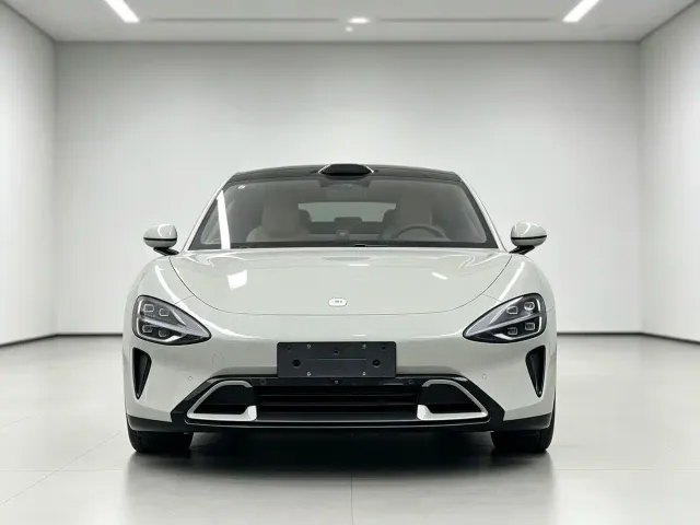 Xiaomi SU7 — Фото автомобиля 2