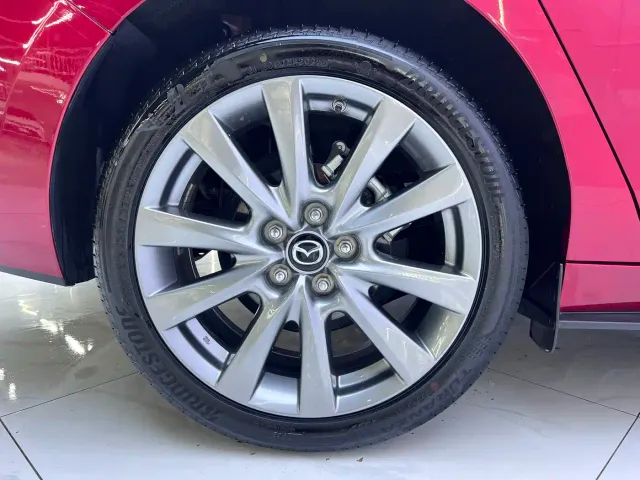 Mazda Axela — Фото автомобиля 19
