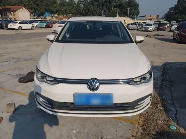 Volkswagen Golf — Фото автомобиля 2