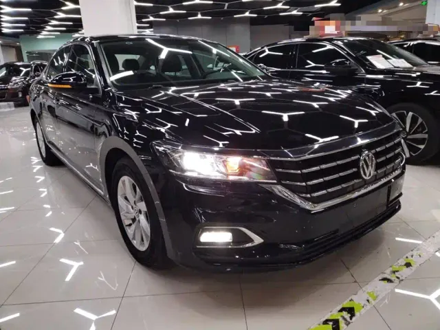 Volkswagen Passat — Фото автомобиля 21