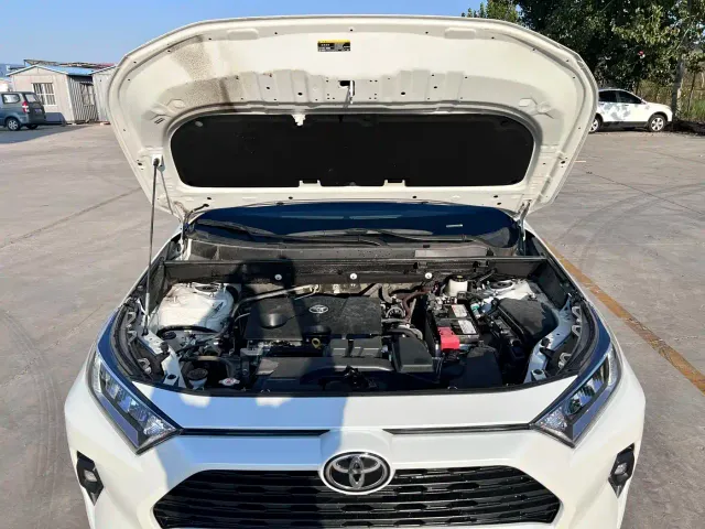 Toyota RAV4 — Фото автомобиля 17