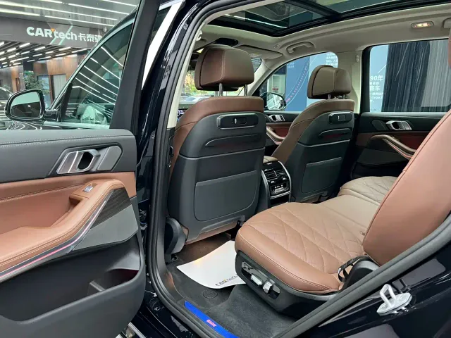 BMW X7 — Фото автомобиля 14