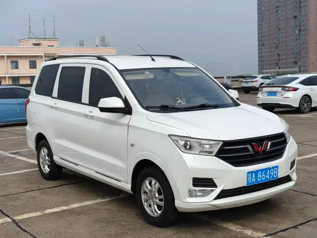 Wuling Hongguang — Фото автомобиля 2