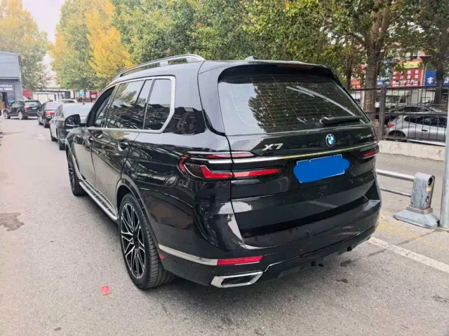 BMW X7 — Фото автомобиля 2