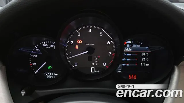 Porsche Macan — Фото автомобиля 8