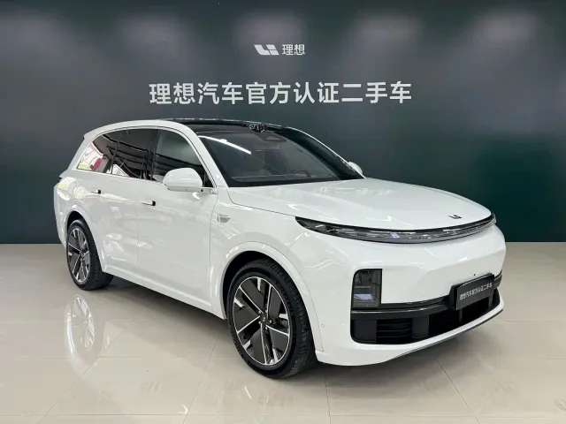 Li Auto L8 — Фото автомобиля 3