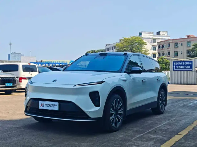 Nio ES8 — Фото автомобиля 2