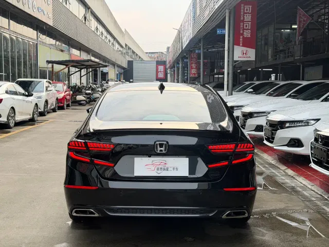 Honda Accord — Фото автомобиля 9