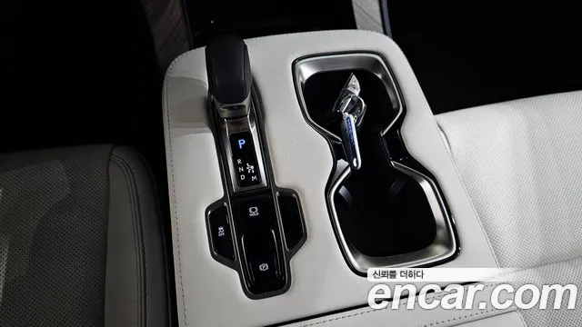 Lexus LM — Фото автомобиля 7