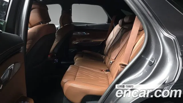 Genesis GV70 — Фото автомобиля 16