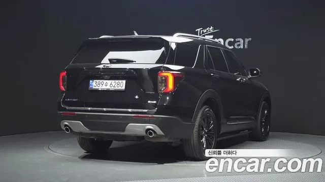 Ford Explorer — Фото автомобиля 2