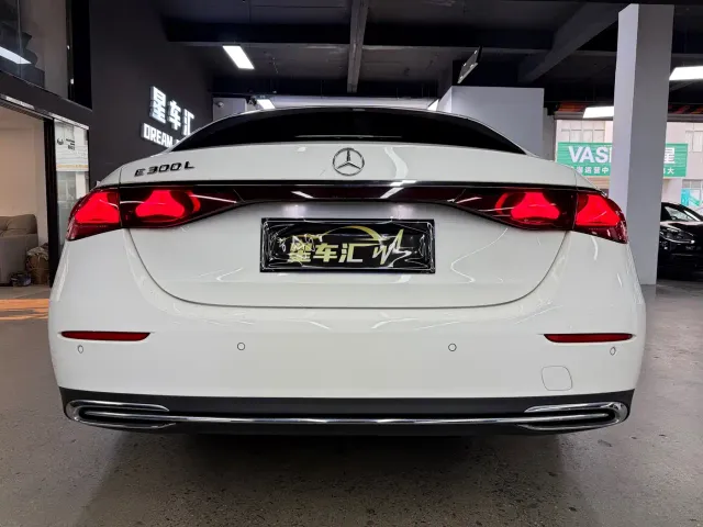 Mercedes-Benz E-Class — Фото автомобиля 13