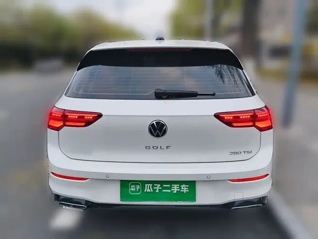 Volkswagen Golf — Фото автомобиля 3