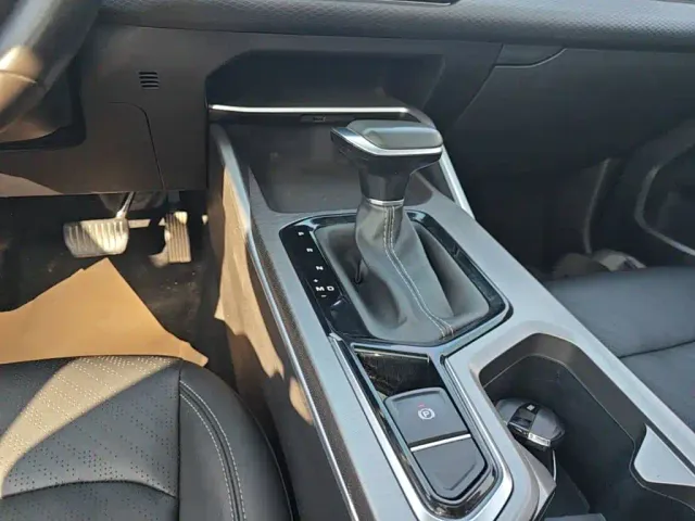 Geely Emgrand — Фото автомобиля 13