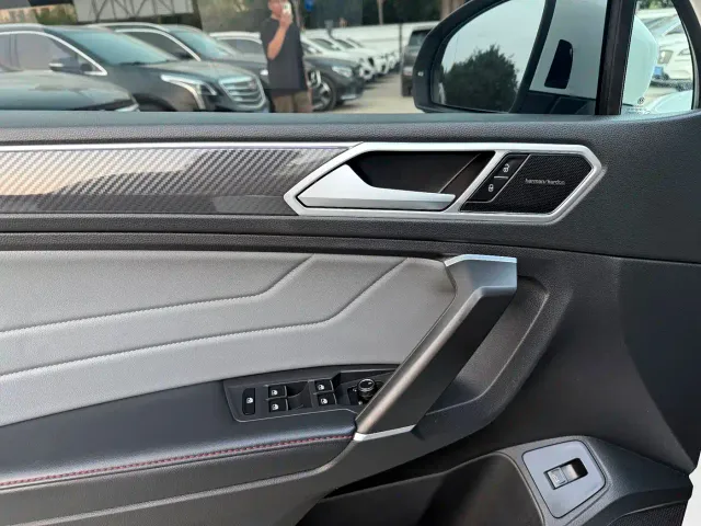 Volkswagen Tiguan L — Фото автомобиля 4