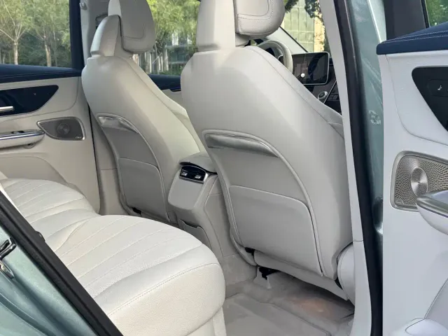 Mercedes-Benz EQE SUV — Фото автомобиля 15