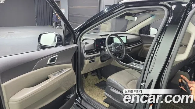Kia Carnival — Фото автомобиля 10