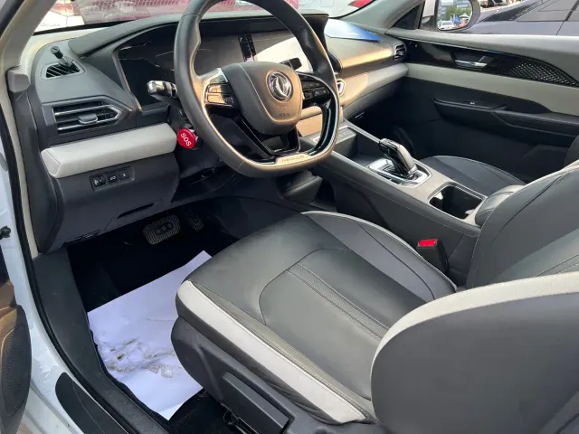 Dongfeng Fengshen E70 — Фото автомобиля 8