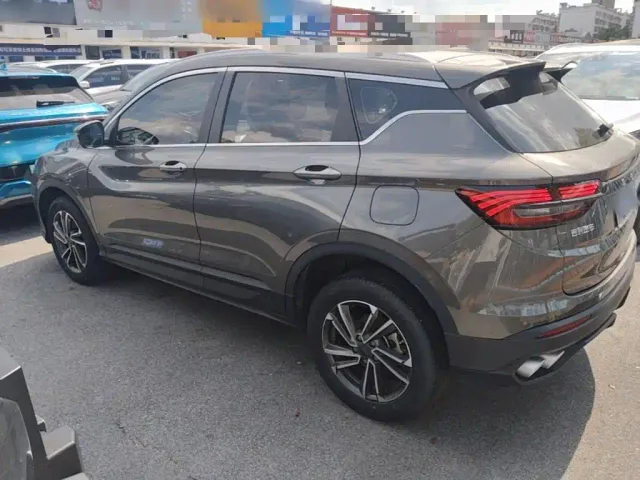 Geely Binyue — Фото автомобиля 4