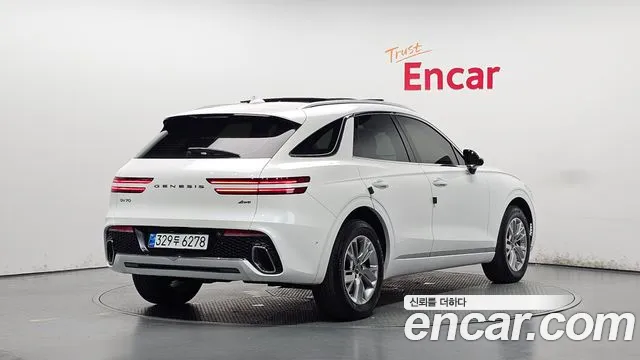 Фотография автомобиля — Genesis GV70