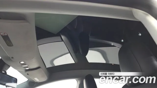 Tesla Model Y — Фото автомобиля 24