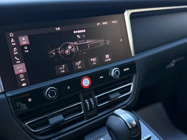 Porsche Macan — Фото автомобиля 8