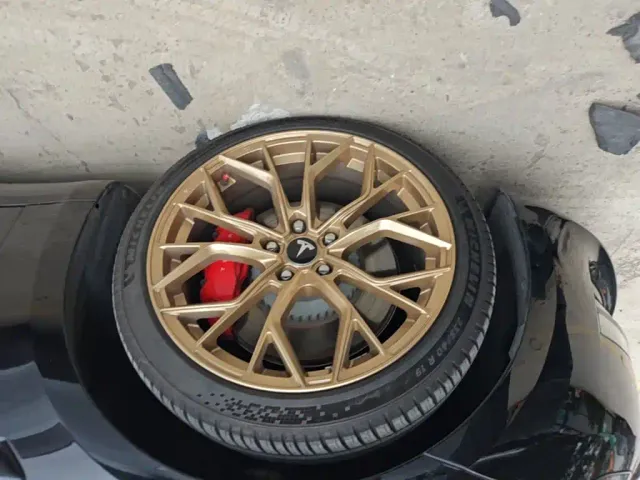 Tesla Model 3 — Фото автомобиля 22