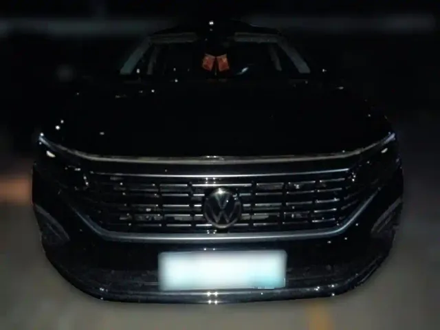 Volkswagen Passat — Фото автомобиля 2