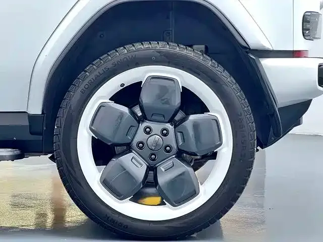 iCAR V23 — Фото автомобиля 16