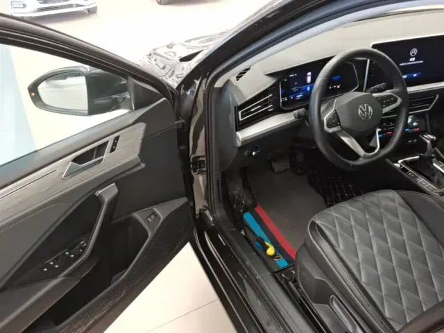 Volkswagen Sagitar — Фото автомобиля 15