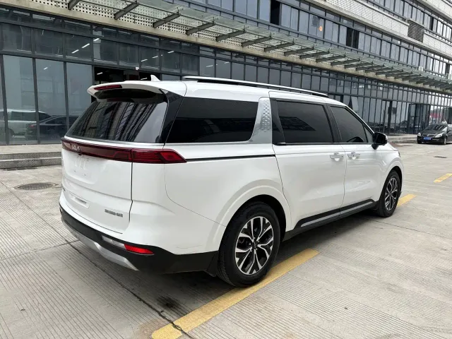 Kia Carnival 2021 2.0T Flagship Edition — Фото автомобиля 4