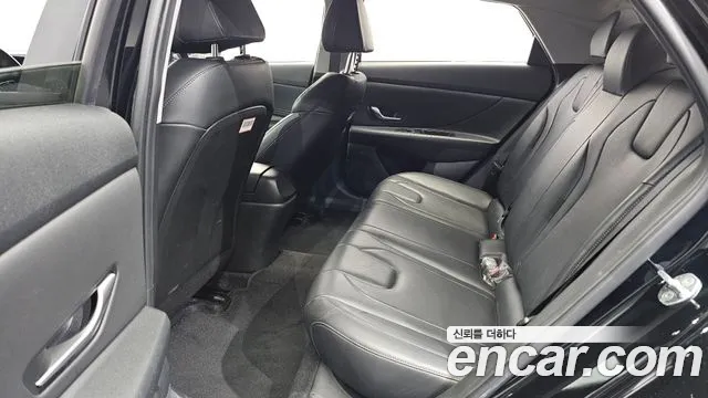 Hyundai Avante CN7 — Фото автомобиля 12
