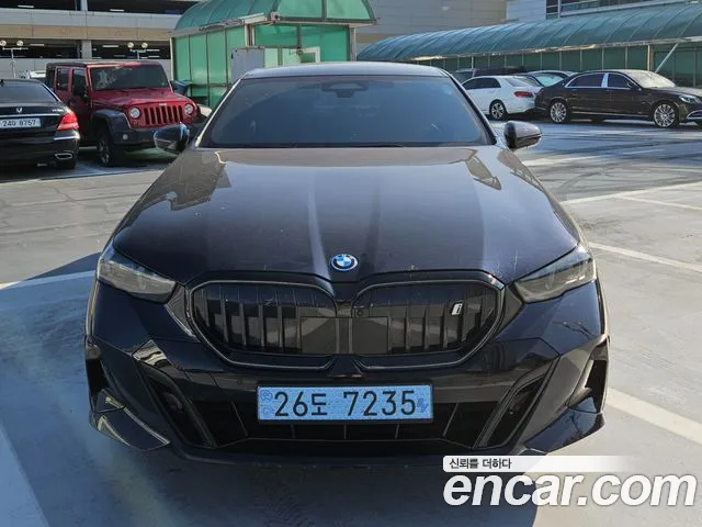 BMW i5 G60 — Фото автомобиля 3