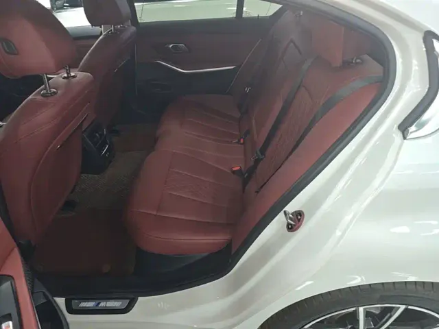 BMW 3 Series — Фото автомобиля 16