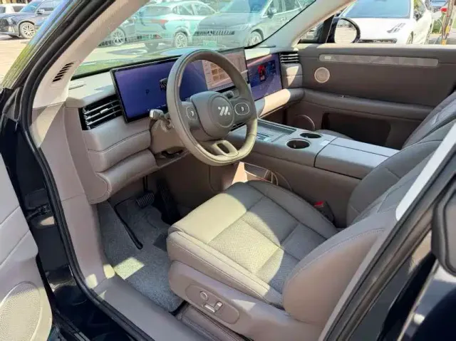IM Motors LS6 — Фото автомобиля 13