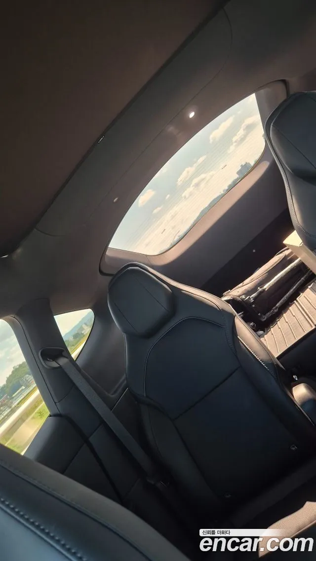 Tesla Model Y — Фото автомобиля 3