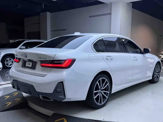BMW 3 Series — Фото автомобиля 6