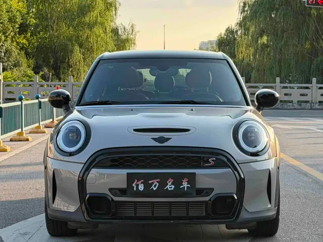 MINI Hatch — Фото автомобиля 2