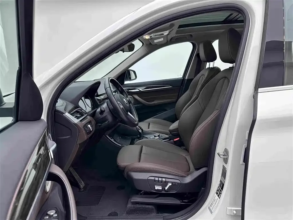 BMW BMW X1 2021 xDrive25Li Exclusive — Фото автомобиля 18