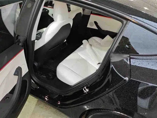 Tesla Model 3 — Фото автомобиля 5