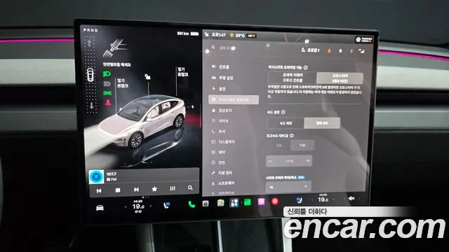 Tesla Model Y — Фото автомобиля 16