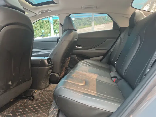 Hyundai Elantra — Фото автомобиля 6