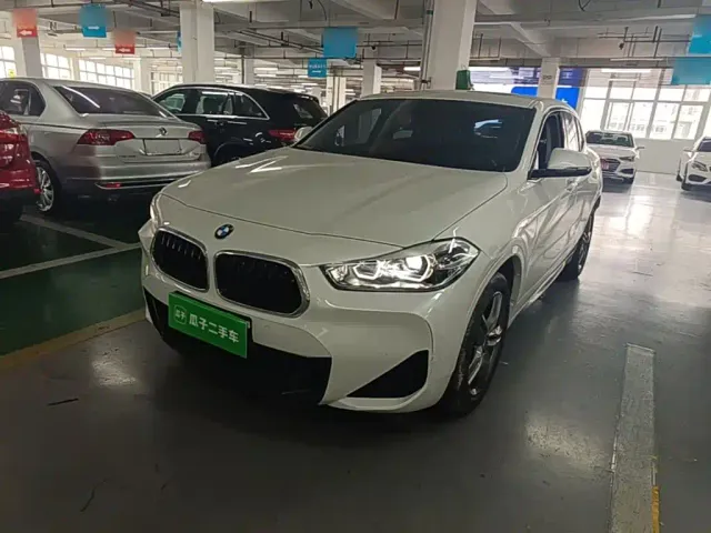 Фотография автомобиля — BMW X2