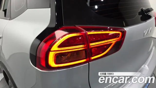 Kia Niro — Фото автомобиля 7