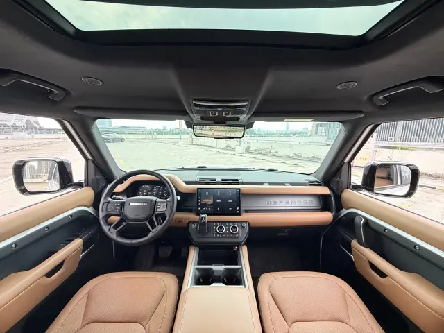 Land Rover Defender — Фото автомобиля 8