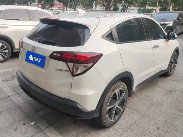 Honda Vezel 2020 1.5L CVT Luxury — Фото автомобиля 3