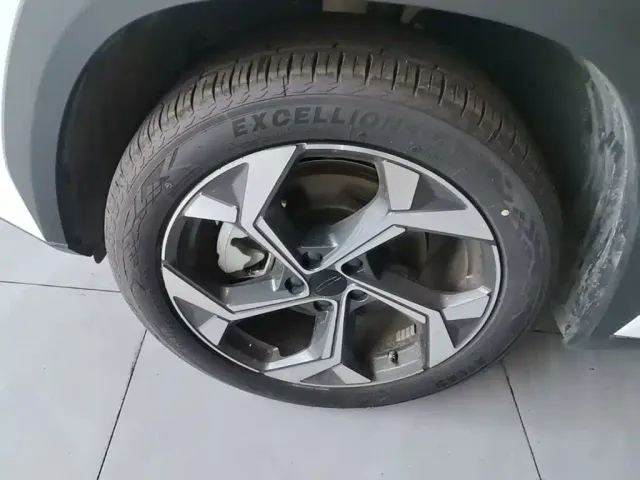 Geely Boyue L — Фото автомобиля 22